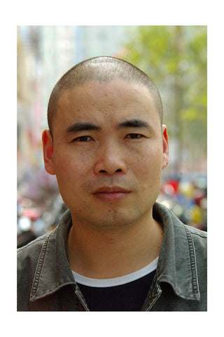 KUP_2006_China_012 Huang Xiaolong, Secondhand mobilephone dealer, 2006