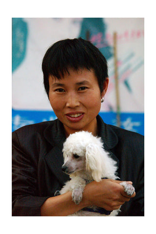 KUP_2006_China_044 Feng Xinhua, Woman with pet, 2006