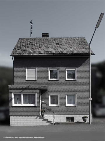 Eiserntalstraße 121, aus der Serie: Fachwerkhäuser des Siegener Industriegebietes heute, 2021