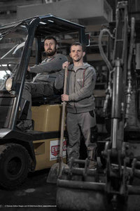 Nr. 0163 KFZ-Mechaniker & Hilfsarbeiter, Kunstfotografie